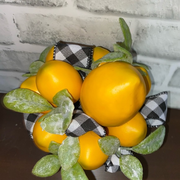 Farmhouse Lemon Bouquet Buffalo plaid Greenery - Picture 9 of 11